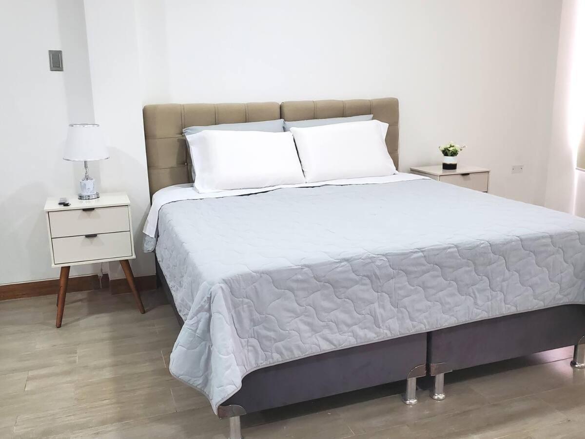 Genova Suites Spacious And Great Location Санта-Крус-де-ла-Сьєрра Екстер'єр фото